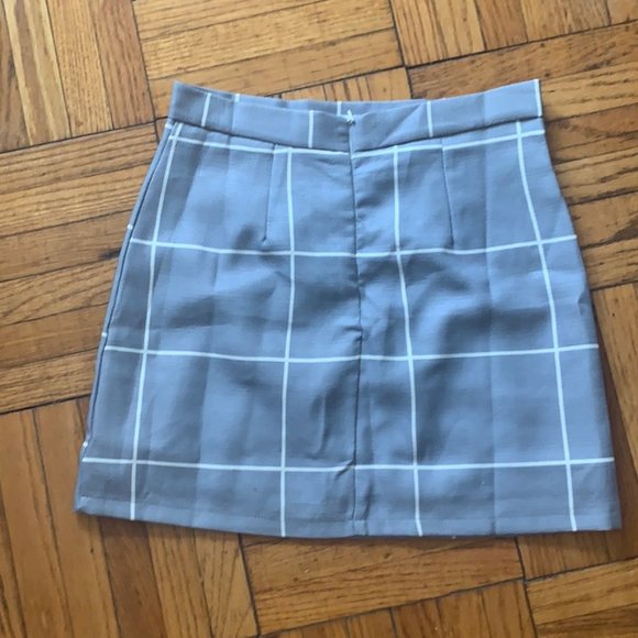 NWOT SHEIN Mini Skirt - Picture 2 of 4